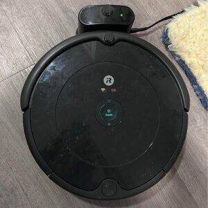 iRobot Roomba 692 Robot Vacuum